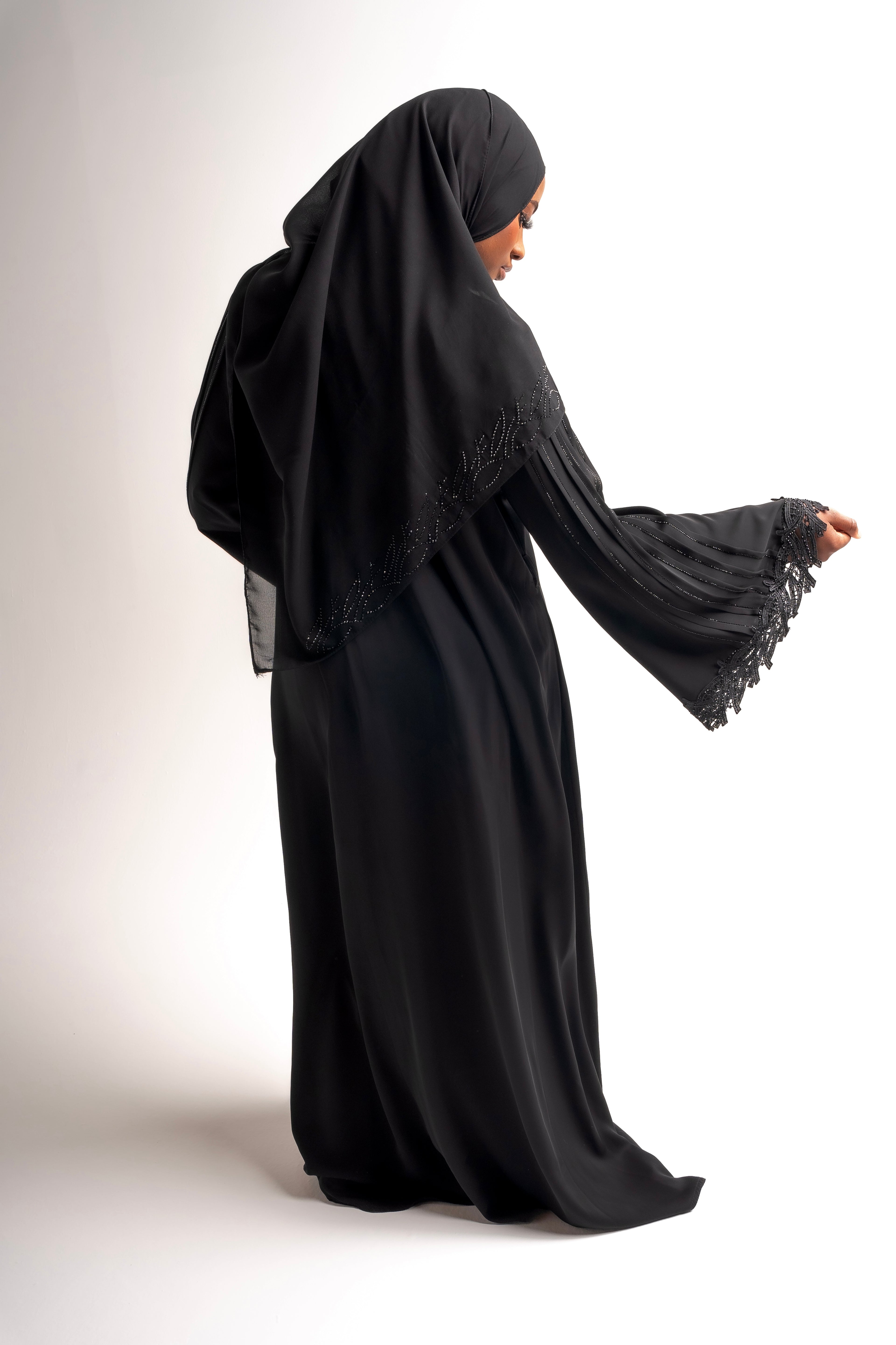 Noor Abaya
